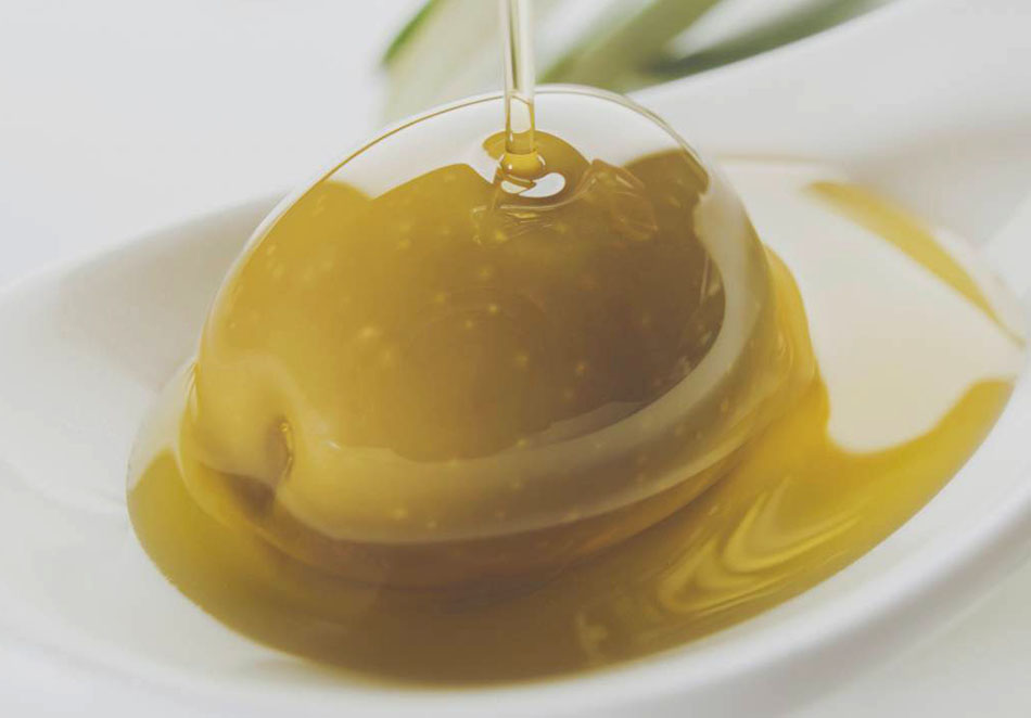 The Olive oil, one of the basic pillars of our gastronomy 